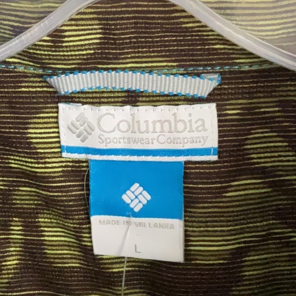 Columbia Green and Brown Geometric Casual Shirt - Picture 2 of 3